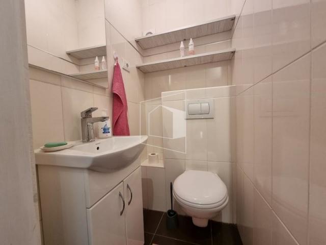 Trosoban lijepo namješten stan, 105m2, Blok 5, Podgorica