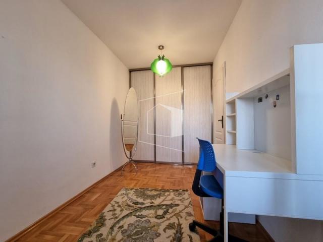 Trosoban lijepo namješten stan, 105m2, Blok 5, Podgorica