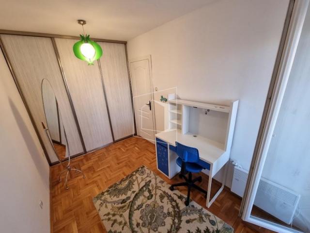 Trosoban lijepo namješten stan, 105m2, Blok 5, Podgorica