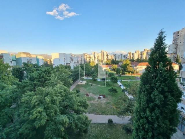 Trosoban lijepo namješten stan, 105m2, Blok 5, Podgorica