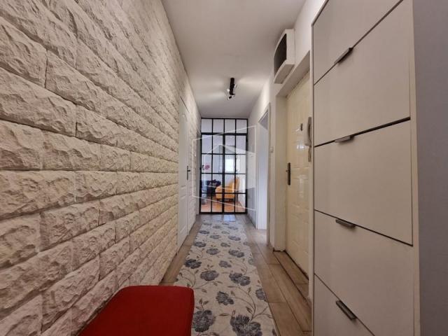 Trosoban lijepo namješten stan, 105m2, Blok 5, Podgorica
