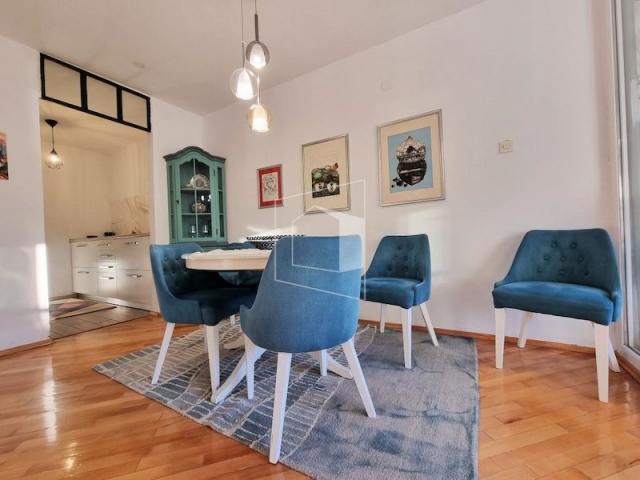 Trosoban lijepo namješten stan, 105m2, Blok 5, Podgorica