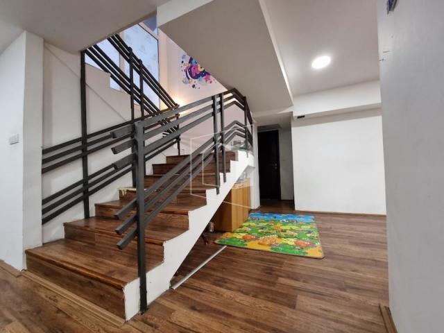 Poslovni prostor, 351m2, Blok 5, Podgorica
