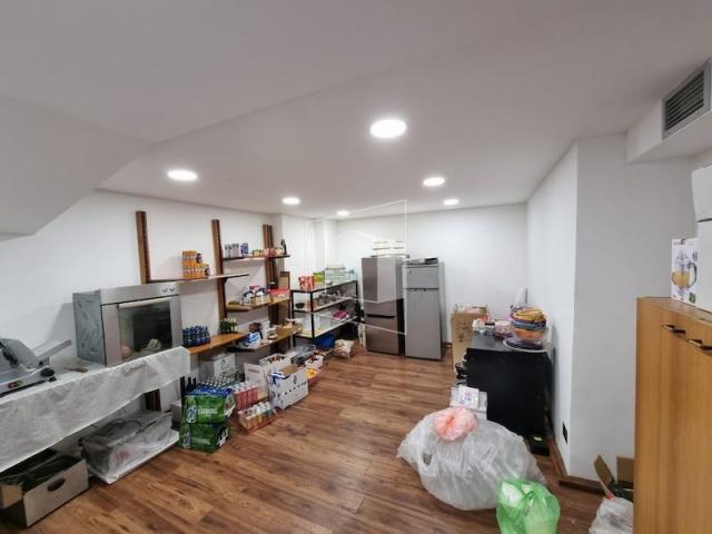 Poslovni prostor, 351m2, Blok 5, Podgorica