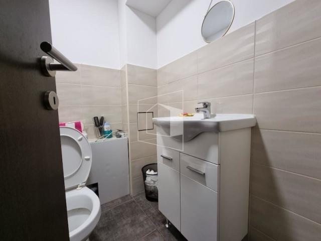 Poslovni prostor, 351m2, Blok 5, Podgorica