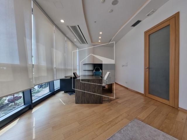 Poslovni prostor, 193m2, Capital Plaza, Podgorica