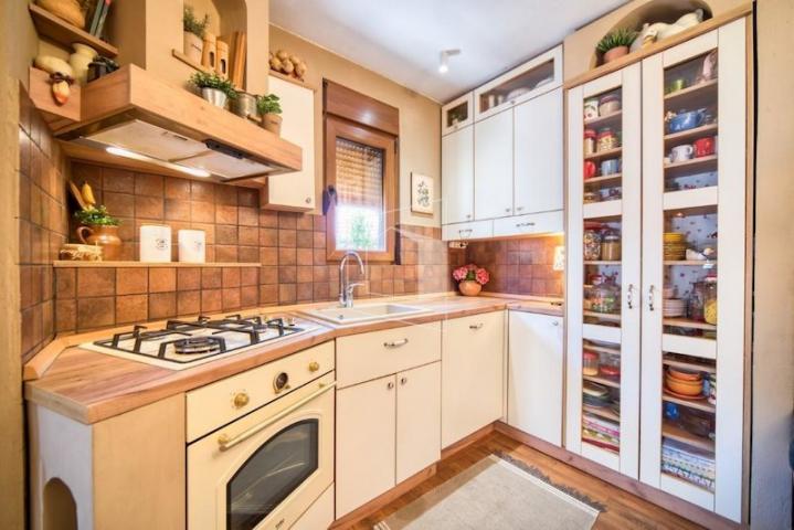 Luks namještena kuća, 160m2, Stara Varoš, Podgorica