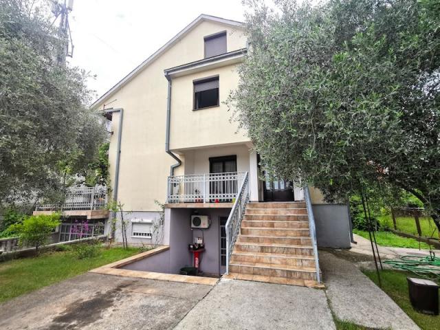 Namještena kuća, 160m2, Masline, Podgorica