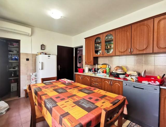 Namještena kuća, 160m2, Masline, Podgorica