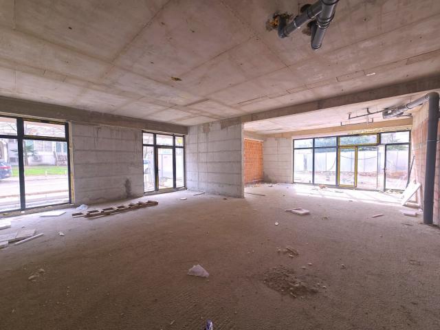 Poslovni prostor, 306-m2, Stari aerodrom, Podgorica