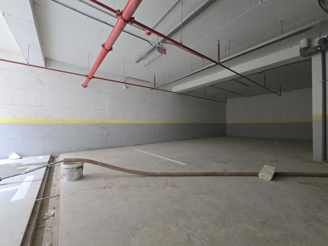 Poslovni prostor, 306-m2, Stari aerodrom, Podgorica
