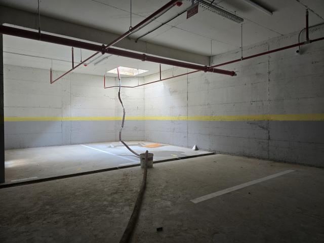 Poslovni prostor, 306-m2, Stari aerodrom, Podgorica