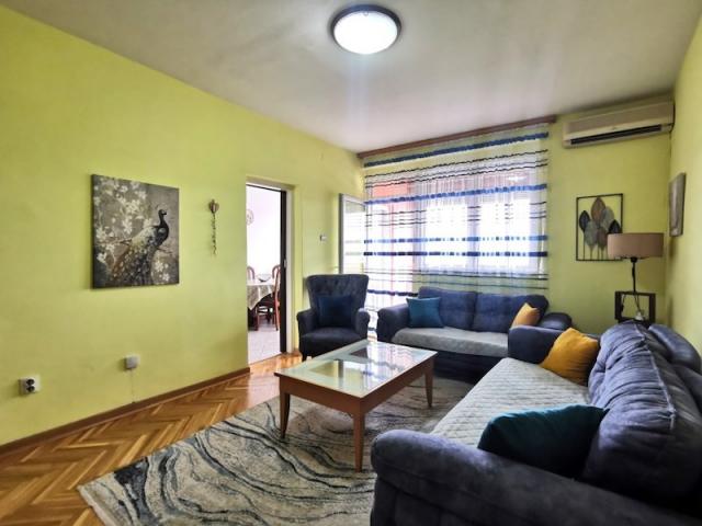 Dvosoban namješten stan, 66m2, Pobrežje, Podgorica