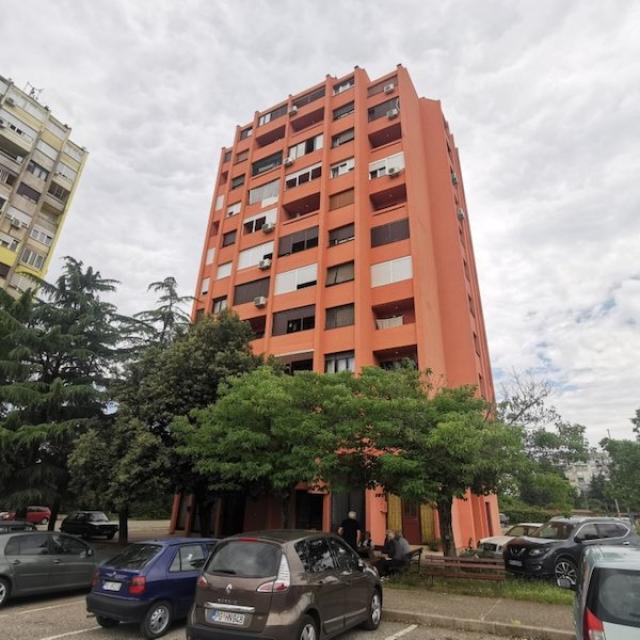 Dvosoban namješten stan, 66m2, Pobrežje, Podgorica