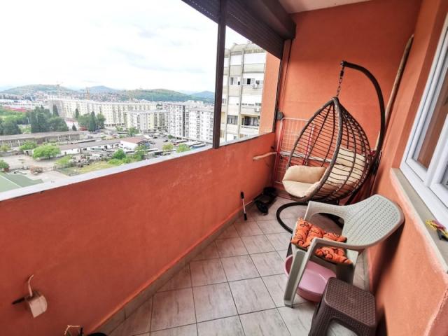 Dvosoban namješten stan, 66m2, Pobrežje, Podgorica