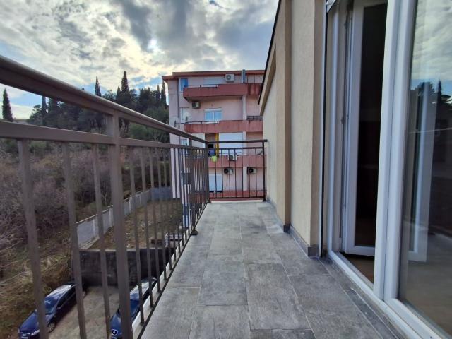 Dvosoban namješten stan, 64m2, Zabjelo, Podgorica