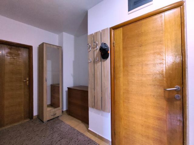 Dvosoban namješten stan, 64m2, Stari aerodrom, Podgorica