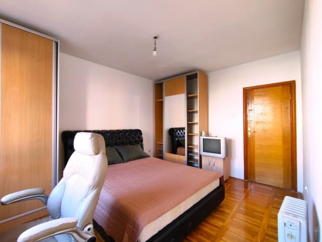 Dvosoban namješten stan, 64m2, Stari aerodrom, Podgorica