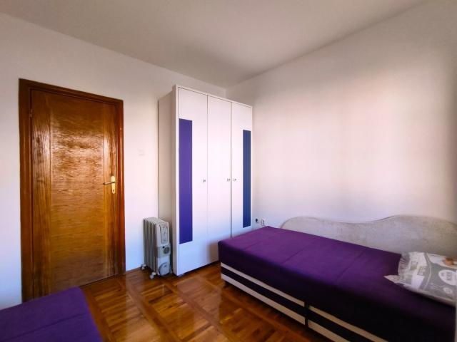 Dvosoban namješten stan, 64m2, Stari aerodrom, Podgorica