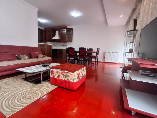 Dvosoban namješten stan, 84m2, Centar, Podgorica