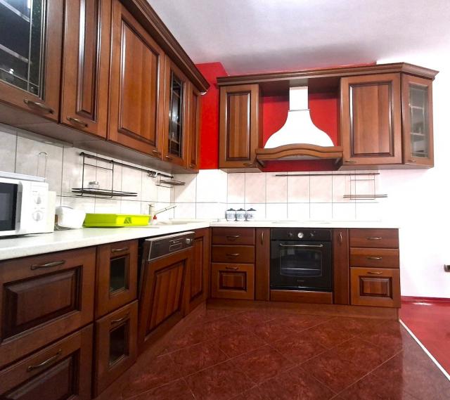 Dvosoban namješten stan, 84m2, Centar, Podgorica