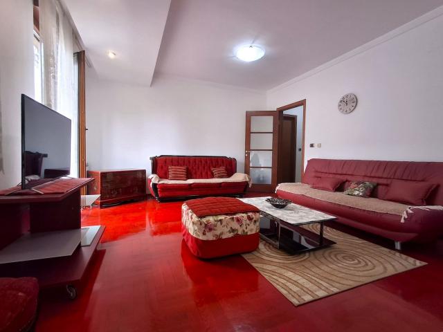 Dvosoban namješten stan, 84m2, Centar, Podgorica