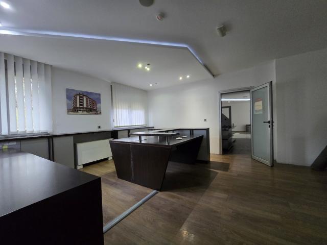 Poslovni prostor, 192m2, Centar, Podgorica