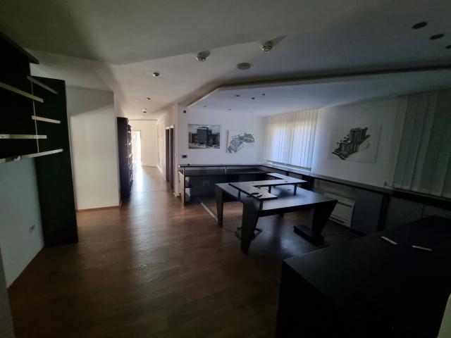 Poslovni prostor, 192m2, Centar, Podgorica