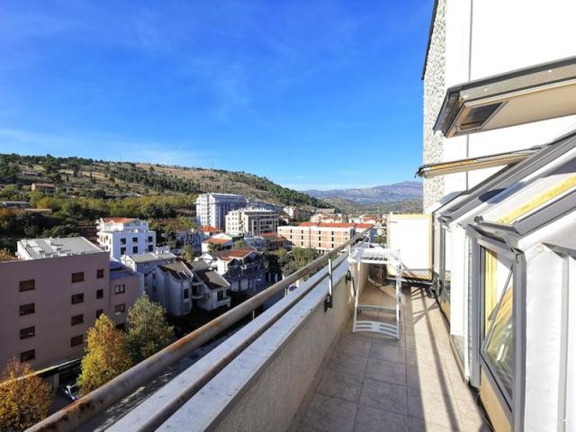 Dvosoban namješten stan, 94m2, Vezirov most, Podgorica