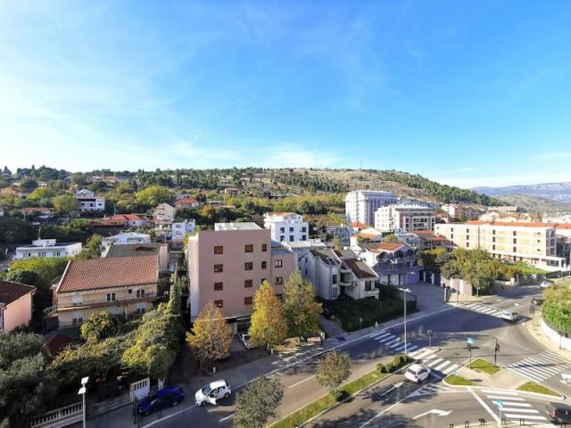 Dvosoban namješten stan, 94m2, Vezirov most, Podgorica