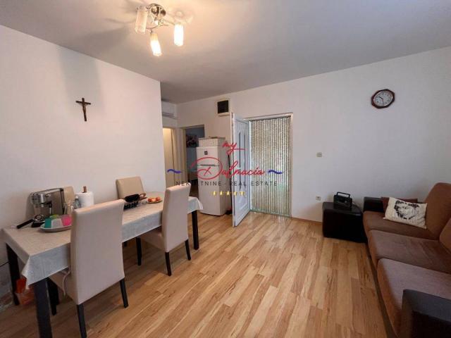 Vir, Kuća s 2 apartmana,  1. kat za adaptaciju