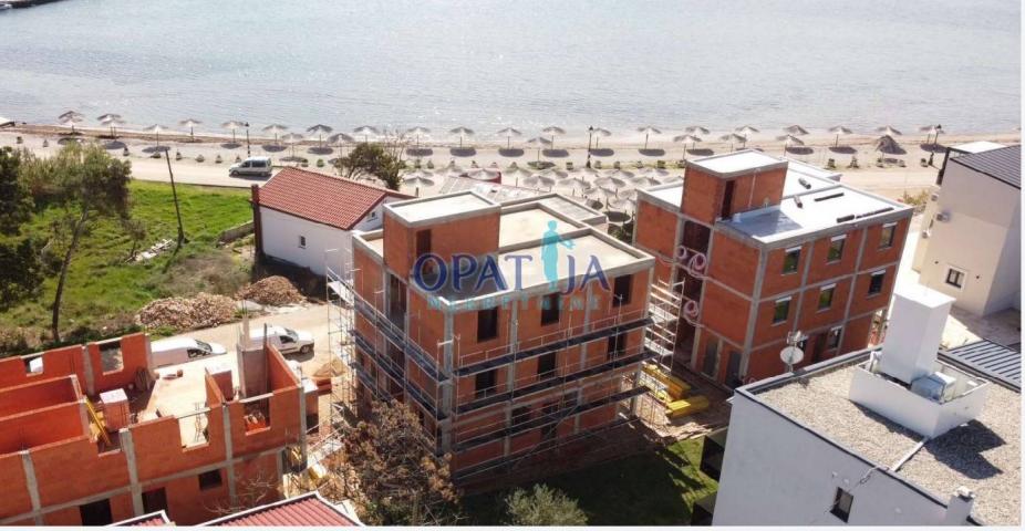 Luksuzni apartman Vir S4 i krovna terasa 2. red uz more