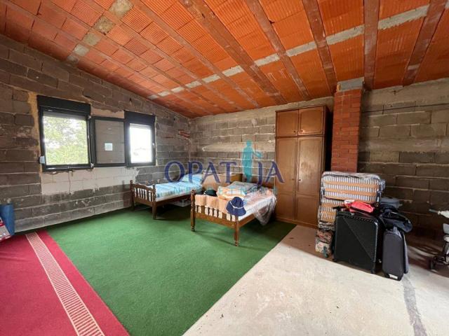 Vir, Kuća s 2 apartmana,  1. kat za adaptaciju
