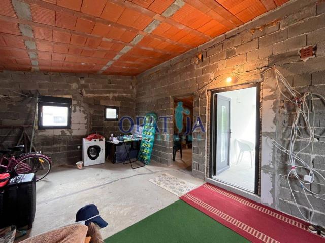 Vir, Kuća s 2 apartmana,  1. kat za adaptaciju