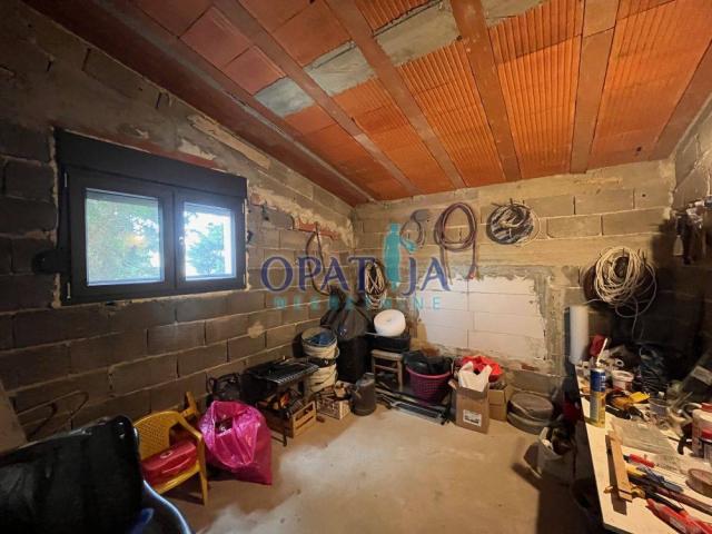 Vir, Kuća s 2 apartmana,  1. kat za adaptaciju