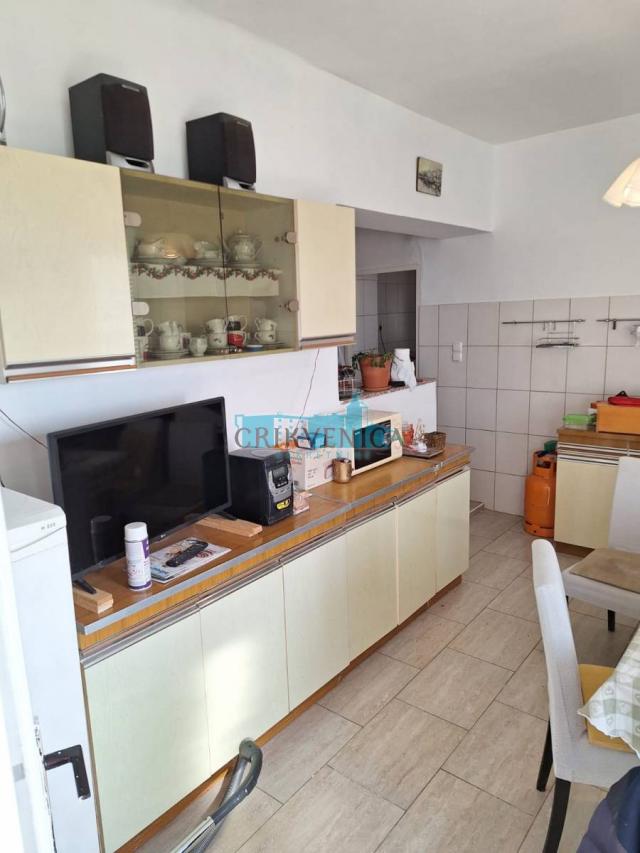 KUĆA CRIKVENICA sa velikom okućnicom i pogledom