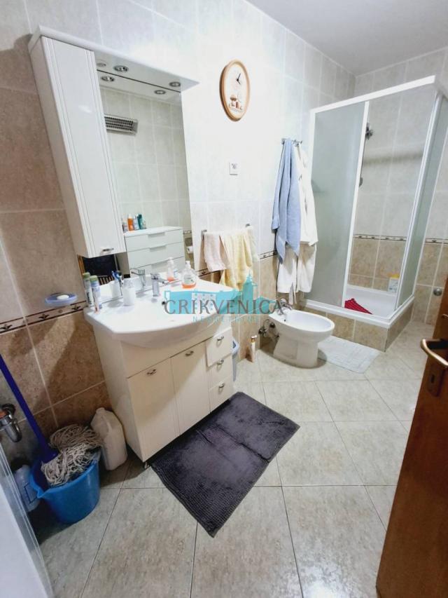 SELCE - STAN 72 m2, 2 balkona, parking