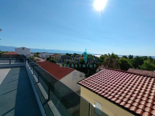Vir, Apartman 1. kat/krovna terasa/pogled na more
