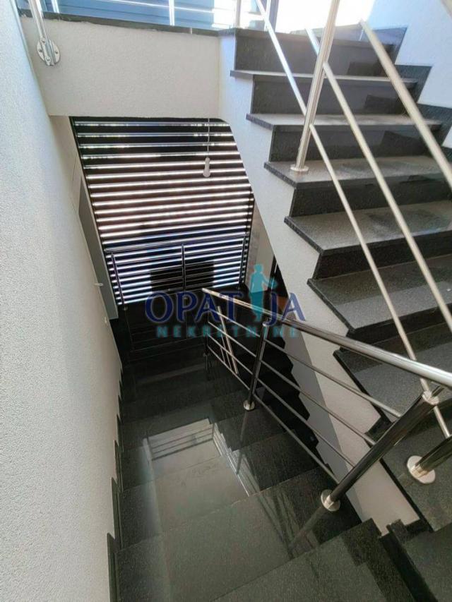 Vir, Apartman 1. kat/krovna terasa/pogled na more