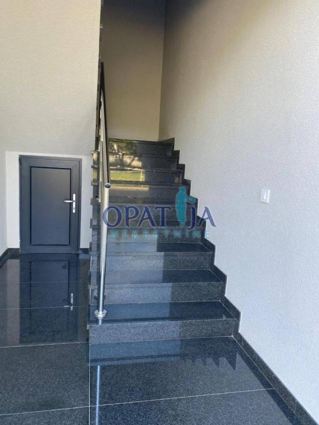 Vir, Apartman 1. kat/krovna terasa/pogled na more