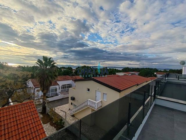 Vir, Apartman 1. kat/krovna terasa/pogled na more
