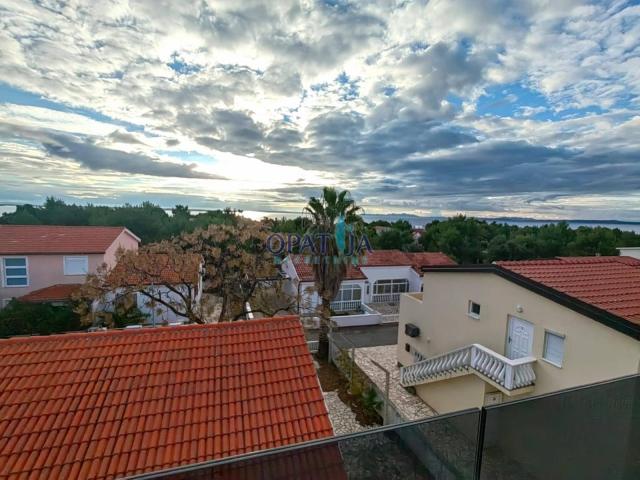 Vir, Apartman 1. kat/krovna terasa/pogled na more