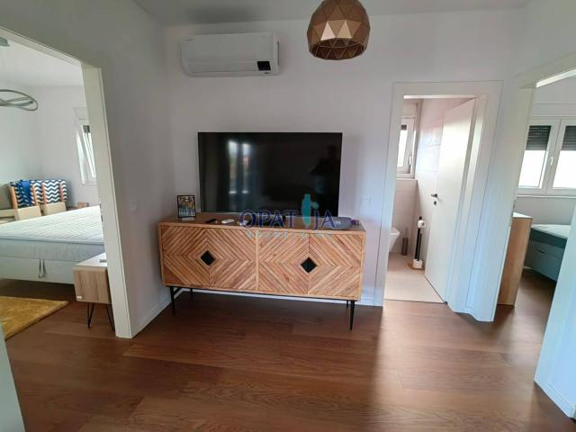 Vir, Apartman 1. kat/krovna terasa/pogled na more