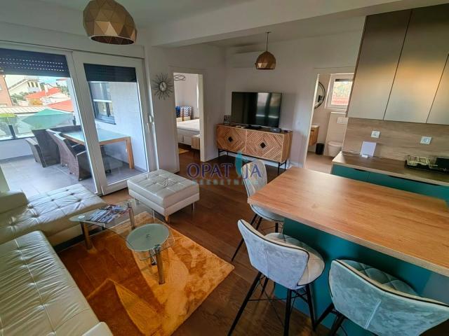 Vir, Apartman 1. kat/krovna terasa/pogled na more