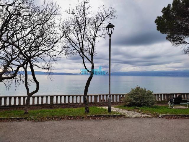 Kraljevica, Oštro- zemljište za kamp, ugostiteljski objekt, pansion. . . , samo 50m od mora