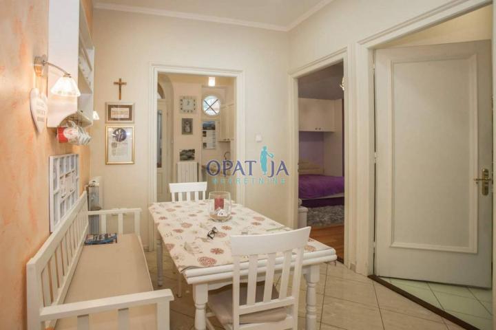 PEĆINE - Predivan stan od 107 m2 s dvije garaže i okućnicom!