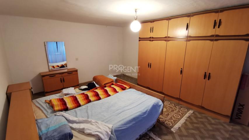 ISTRA, BUZET, KAMENA KUĆA I 2,5 ha ZEMLJIŠTA, PRODAJE SE