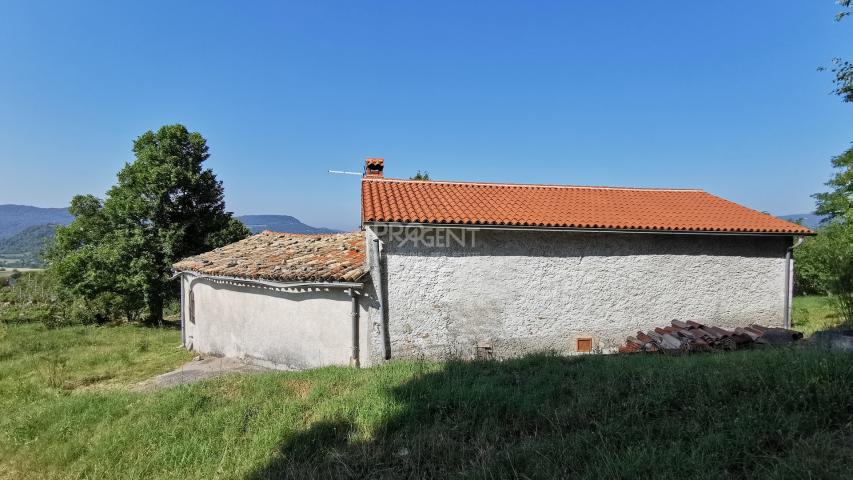 ISTRA, BUZET, KAMENA KUĆA I 2,5 ha ZEMLJIŠTA, PRODAJE SE