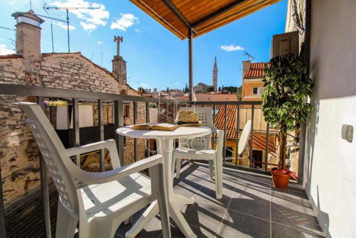 Rovinj – Dvoetažni stan s terasom u centru, mirna lokacija, pogled na staru jezgru