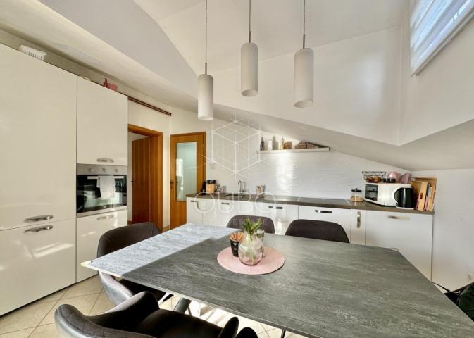 Rovinj – Spacious top-floor apartment with terrace and additional basement space